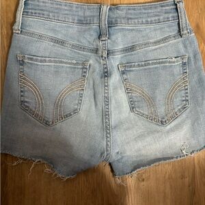Hollister shorts. Size 1 W25. Curvy, High-Rise, short. Light blue.